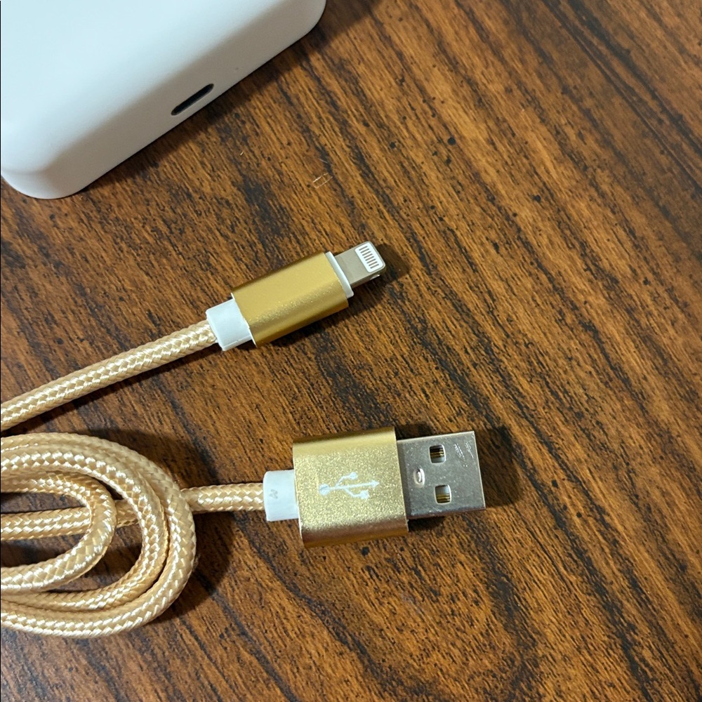 Magnetic Wireless Power Bank 10,000mAh Lightning to USB A - Picture 12 of 12